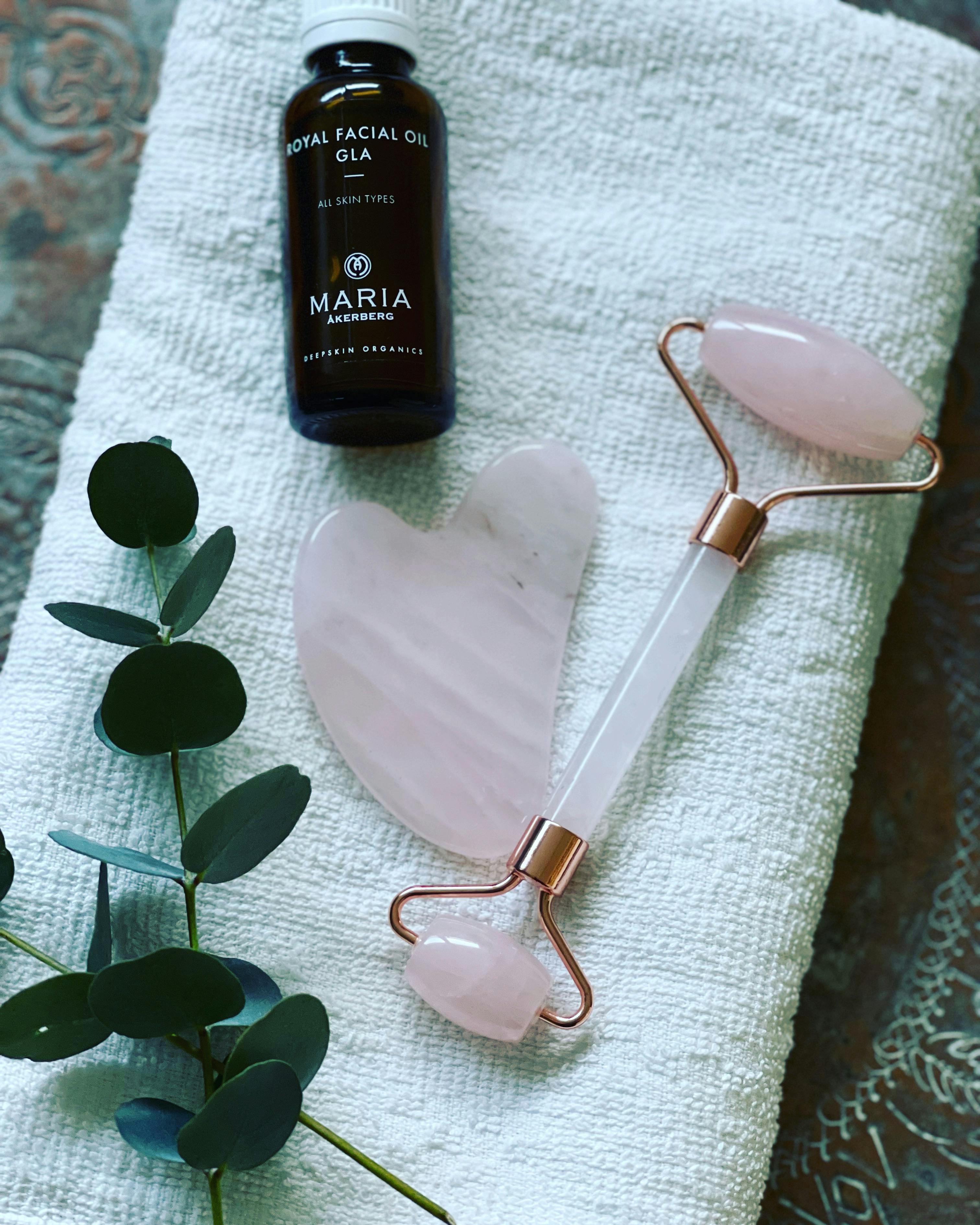 Gesichtsmassageroller aus Rosenquarz